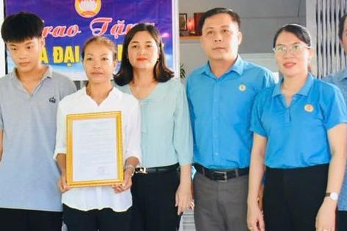 Bình Thuận trao nhà Đại đoàn kết cho người nghèo đang khó khăn về nhà ở
