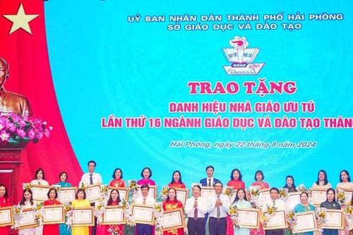Hải Phòng: 24 giáo viên được phong tặng danh hiệu 'Nhà giáo ưu tú'