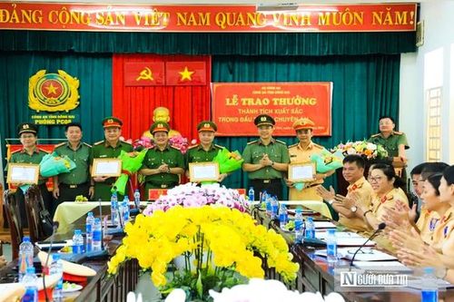 Đồng Nai: Khen thưởng nóng 4 tập thể phá nhanh vụ án thu tiền bảo kê chủ bè nuôi cá