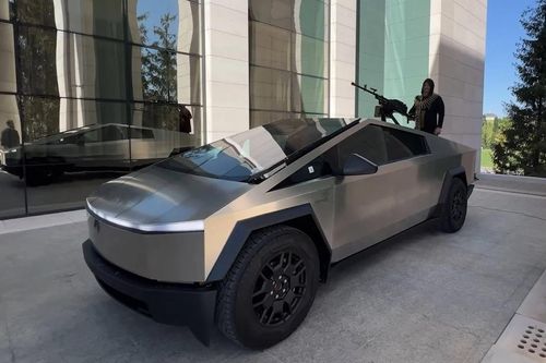 Chuyên gia quân sự nói gì về xe Cybertruck gắn súng máy của lãnh đạo Chechnya?