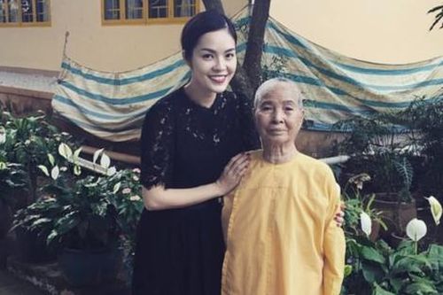 Dương Cẩm Lynh đau lòng báo tin tang sự
