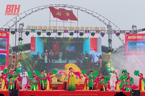 Vĩnh Lộc: Quan tâm giữ gìn và phát huy nghệ thuật chèo truyền thống