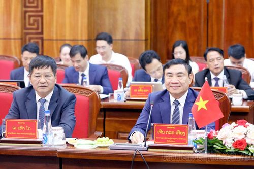 Hội đàm giữa Đoàn đại biểu Đảng, chính quyền hai tỉnh Điện Biên và Luông–Nậm–Thà