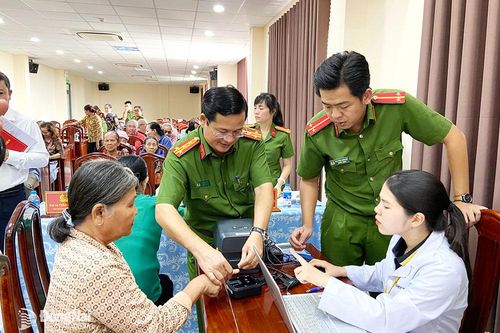 'Trả danh tính - nối người thân' cho anh hùng liệt sĩ