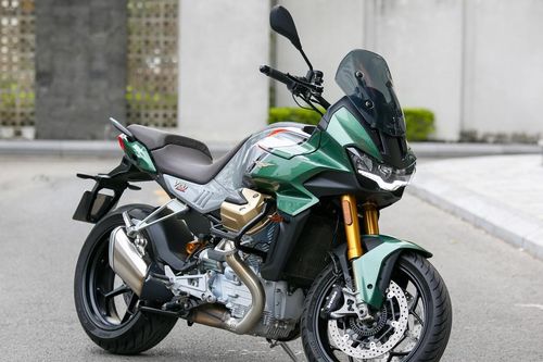 Siêu xe đường trường Moto Guzzi V100 Mandello với giá 535 triệu đồng