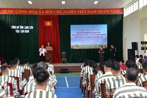 Nhiều hoạt động trong chương trình 'Vì ngày mai tươi sáng' tại Trại tạm giam Công an tỉnh