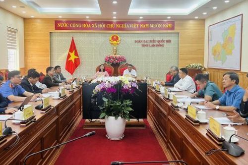 Hoàn thiện chính sách, pháp luật, xử lý những tồn tại, vướng mắc