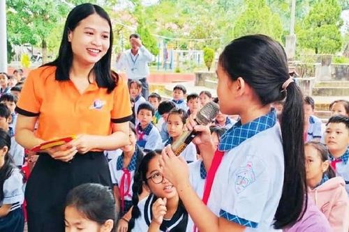 Không để cái khó làm lỡ việc đến trường