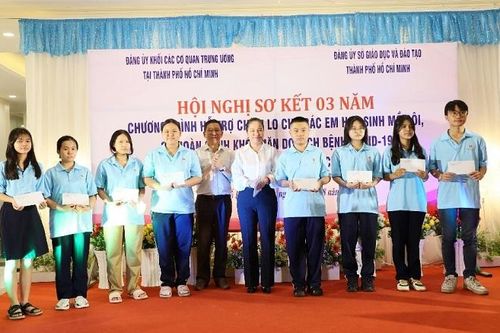 EVNGENCO3: Năm thứ 3 đồng hành nâng bước các em học sinh khó khăn do dịch COVID-19