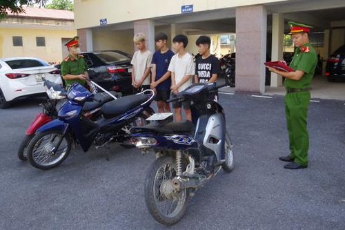 Nhóm thanh thiếu niên thích chặt biển số xe máy, cướp tài sản
