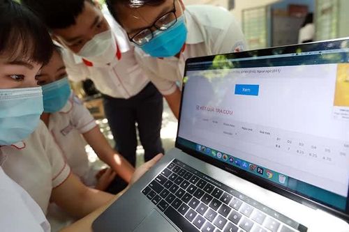Lùm xùm điểm thi lớp 10 tại Thái Bình: Phụ huynh lo lắng về tâm lý của con