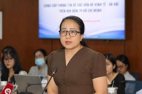 Mời Hoa hậu Phương Lê lên làm việc vì hát Quốc ca 'phản cảm'