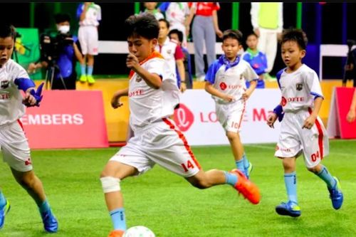 Ngôi sao Hàn Quốc Lee Young Pyo tham gia tìm kiếm tài năng bóng đá Việt