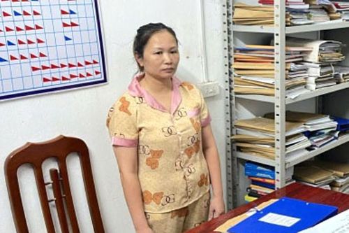 Tin thầy bói giải được 'bùa ngải', một phụ nữ bị lừa gần 2 tỉ đồng