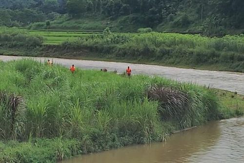 Gần 100 người tìm kiếm người đàn ông ở Yên Bái mất tích