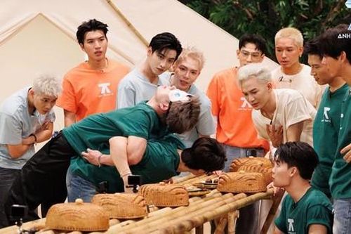 Fan kêu gọi không tiết lộ danh tính khách mời ở Anh Trai Say Hi