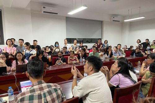 UBND quận Nam Từ Liêm thống nhất phương án cố gắng tiếp nhận tất cả nguyện vọng xin học của phụ huynh