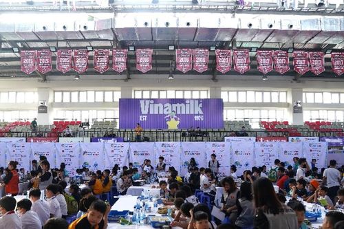 Các tuyển thủ nhí hào hứng với thử thách bất ngờ tại ROBOTACON WRO 2024
