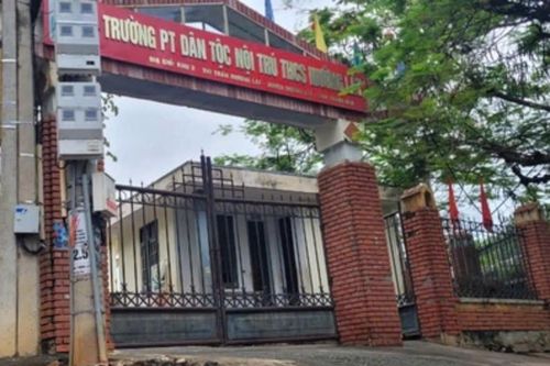 Hàng loạt cán bộ bị kỷ luật do xét tuyển nhiều con cháu sai quy định