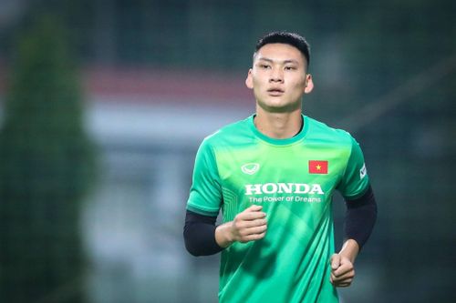 Trịnh Xuân Hoàng bỏ game, giành suất ở CLB và lên tuyển