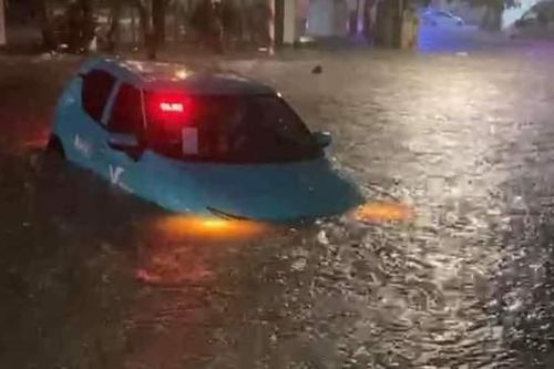 Thái Nguyên ngập trong biển nước sau trận mưa kéo dài hơn 3 giờ đồng hồ