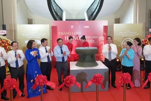 Khai mạc chuỗi triển lãm ý nghĩa về Hà Nội tại TP Hồ Chí Minh