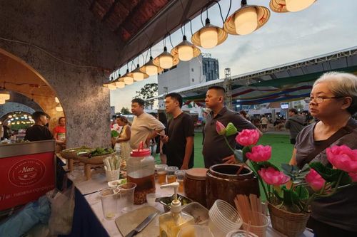 Thực khách TP Hồ Chí Minh hào hứng với ẩm thực Hà Nội
