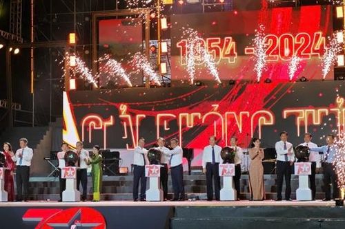 Tưng bừng khai mạc 'Những ngày Hà Nội tại TP Hồ Chí Minh'