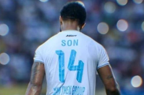 'Vua dội bom' V-League nhập quốc tịch với cái tên mới lạ, dân mạng phấn khích với viễn cảnh khoác áo ĐT Việt Nam