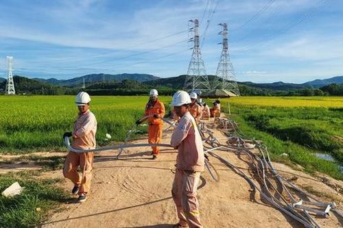 Dồn lực đưa cung đoạn cuối cùng dự án đường dây 500kV mạch 3 về đích