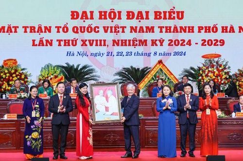 Bà Nguyễn Lan Hương tái cử Chủ tịch Ủy ban Mặt trận Tổ quốc Việt Nam thành phố Hà Nội