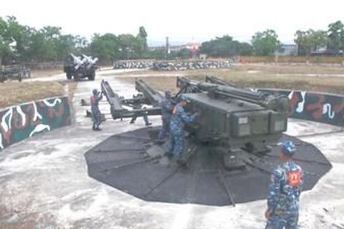 Huấn luyện cán bộ là cơ sở, khâu then chốt