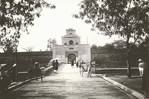 Loạt ảnh quý giá về Cố đô Huế những năm 1919-1926