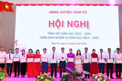 Khen thưởng hơn 800 tập thể và cá nhân ở biên giới Nậm Pồ