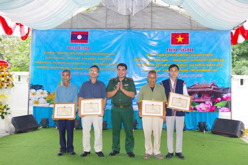 Quảng Trị: Sơ kết 15 năm kết nghĩa Cụm dân cư hai bên biên giới