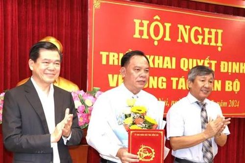 Chuẩn y chức danh Chủ tịch UBND tỉnh Đồng Nai