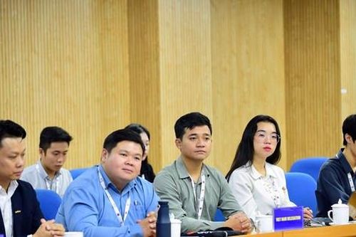Lãnh đạo UBQG về Thanh niên Việt Nam tiếp đoàn đại biểu lãnh đạo trẻ Việt Nam - Singapore