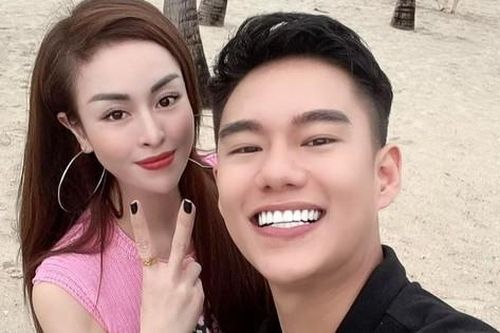 Showbiz 23/8: Diễn viên Minh Hoàng kết hôn với bạn gái hơn tuổi