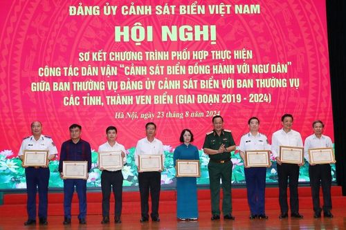 Sơ kết chương trình phối hợp thực hiện công tác dân vận 'Cảnh sát biển đồng hành với ngư dân'