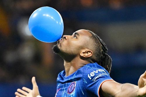 Chelsea thắng vất vả ở Conference League