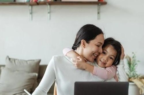 Nghe tin người yêu cũ làm mẹ đơn thân, tôi thấy xót xa vô cùng