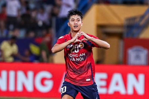 Tiền vệ Phan Văn Đức: 'Tôi sẽ cố gắng thi đấu tốt để trở lại đội tuyển Việt Nam'