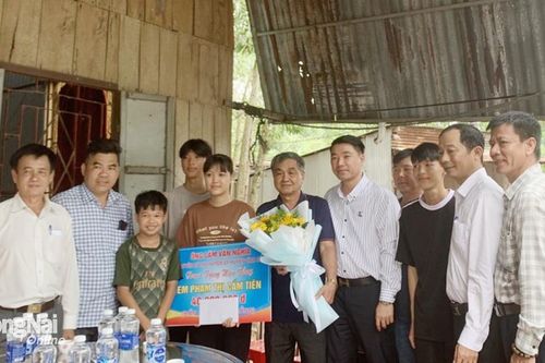 Vượt khó, vươn lên trong học tập