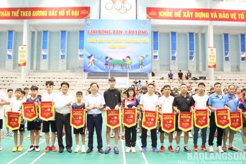 Trên 320 vận động viên tham gia Giải bóng bàn, cầu lông thiếu niên, nhi đồng tỉnh năm 2024