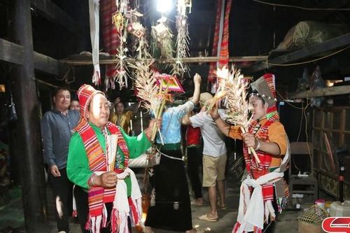 Giữ gìn bản sắc văn hóa dân tộc Xinh Mun