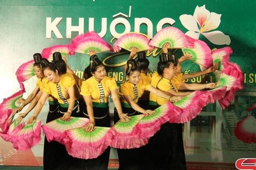 'Khuống bản em'