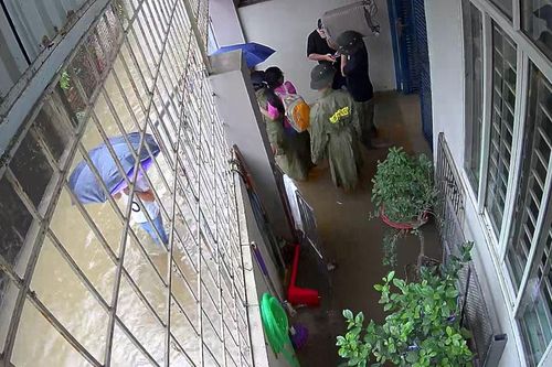Sẵn sàng giúp dân trong mưa lũ