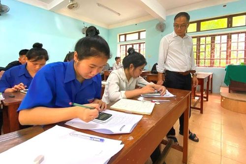 Chuẩn bị tốt các điều kiện triển khai Chương trình giáo dục phổ thông 2018 đối với lớp 9 và lớp 12