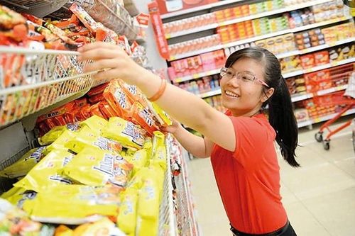 Nên sớm bãi bỏ quy định miễn thuế nhập khẩu hàng giá trị nhỏ