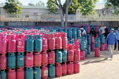 Phát hiện cơ sở thu gom 2.933 vỏ bình gas trái phép